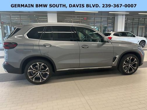Gray Metallic 2025 BMW X5 sDrive40i