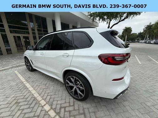Mineral White Metallic 2023 BMW X5 xDrive40i