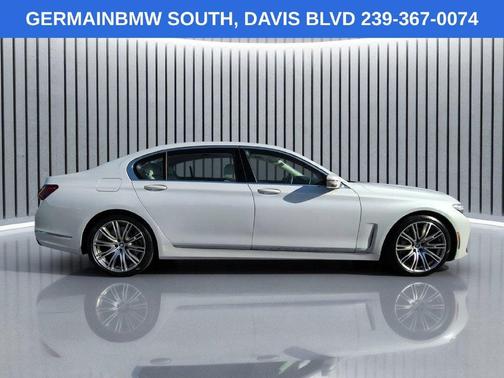 Mineral White Metallic 2022 BMW 750 i xDrive