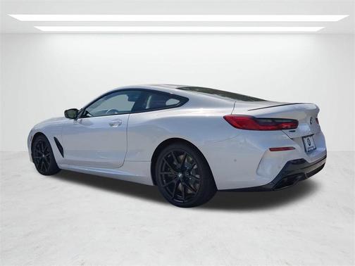 2025 BMW M850 i xDrive