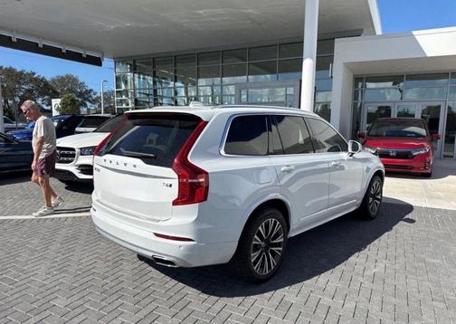 2021 Volvo XC90 T6 Momentum 7 Passenger