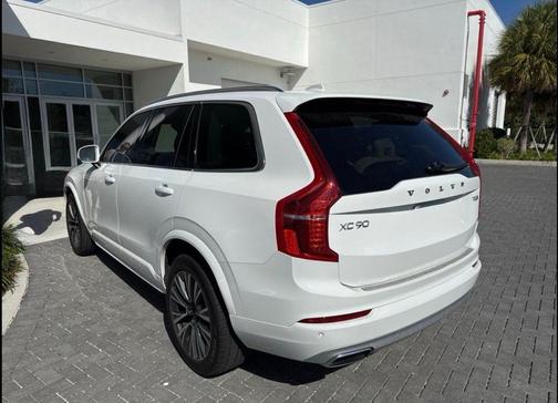 2021 Volvo XC90 T6 Momentum 7 Passenger