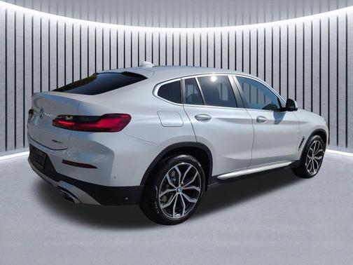 Mineral White Metallic 2023 BMW X4 xDrive30i