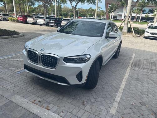 2023 BMW X4 xDrive30i
