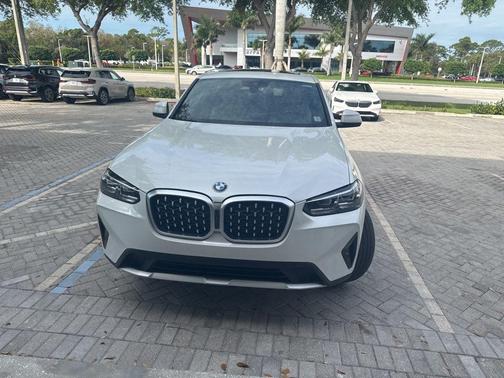 2023 BMW X4 xDrive30i