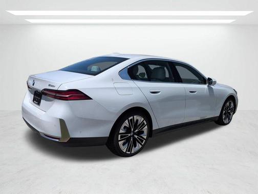Alpine White 2027 BMW 530 i