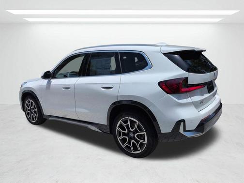 Alpine White 2026 BMW X1 xDrive28i