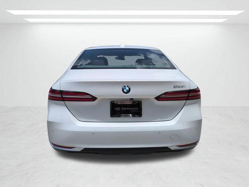 Mineral White Metallic 2027 BMW 530 i