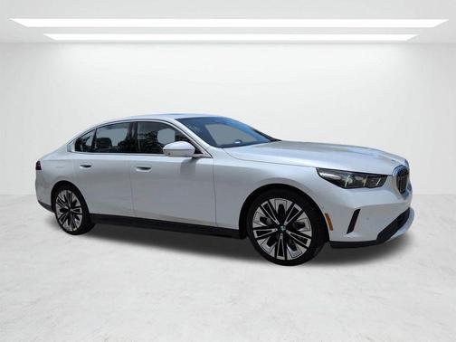 Mineral White Metallic 2027 BMW 530 i