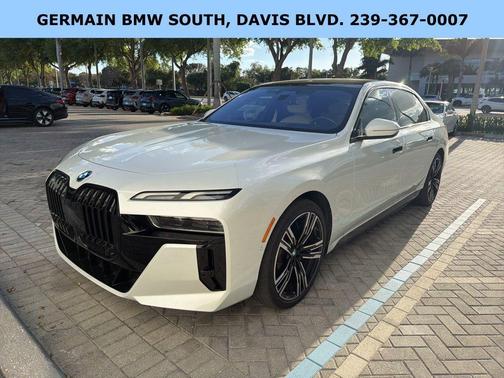 White Metallic 2023 BMW i7 xDrive60