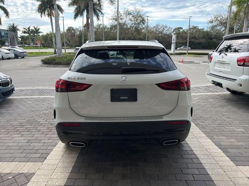 2023 Mercedes-Benz GLA 250 Base