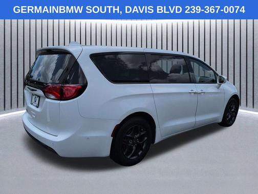 Bright White Clearcoat 2019 Chrysler Pacifica Touring Plus