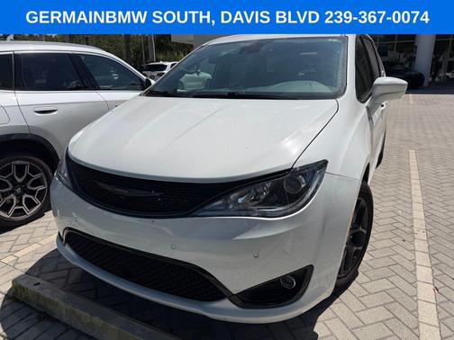 Bright White Clearcoat 2019 Chrysler Pacifica Touring Plus