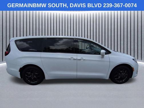 Bright White Clearcoat 2019 Chrysler Pacifica Touring Plus