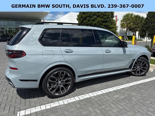 Brooklyn Gray Metallic 2023 BMW X7 M60i