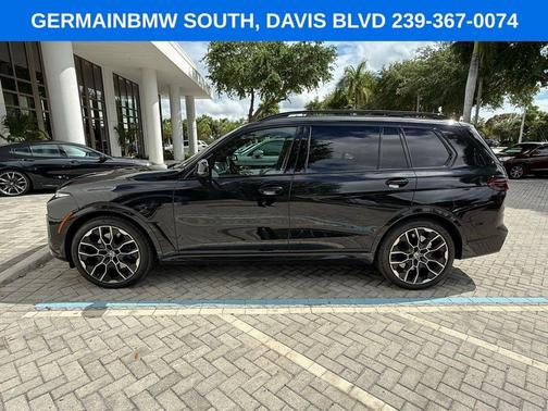 Black Sapphire Metallic 2023 BMW X7 M60i