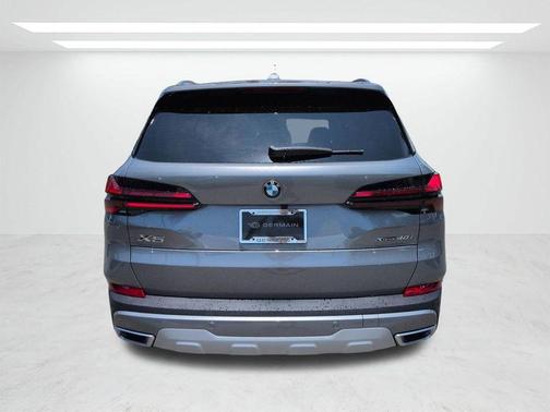 Gray Metallic 2026 BMW X5 xDrive40i