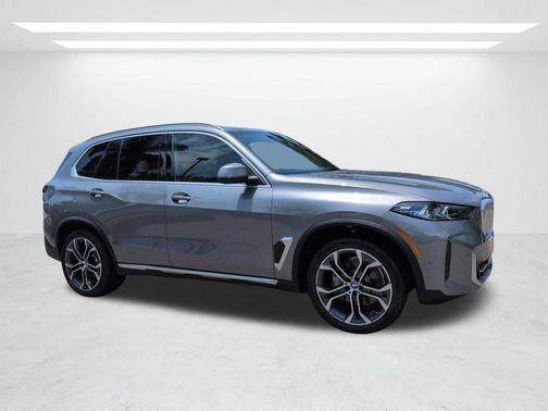 Gray Metallic 2026 BMW X5 xDrive40i