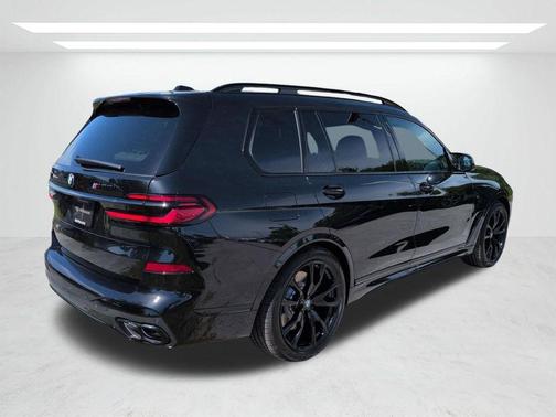 Black Sapphire Metallic 2027 BMW X7 M60i