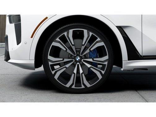 Mineral White Metallic 2027 BMW X7 M60i