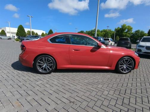 2023 BMW 230 i
