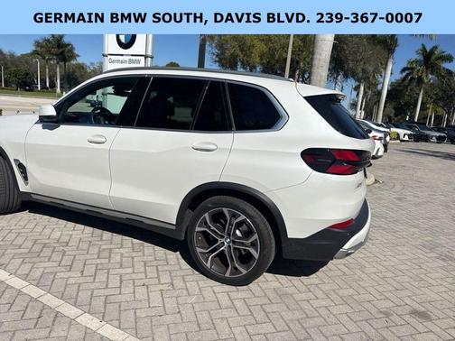 Mineral White Metallic 2024 BMW X5 sDrive40i