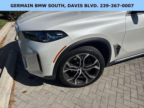 Mineral White Metallic 2024 BMW X5 sDrive40i