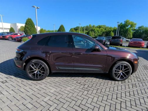 2024 Porsche Macan Base