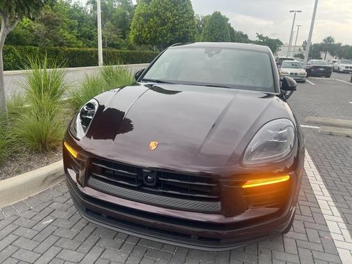 2024 Porsche Macan Base