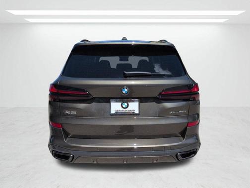 Manhattan Green Metallic 2026 BMW X5 xDrive40i