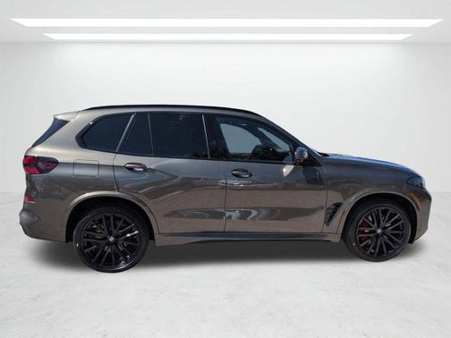 Manhattan Green Metallic 2026 BMW X5 xDrive40i