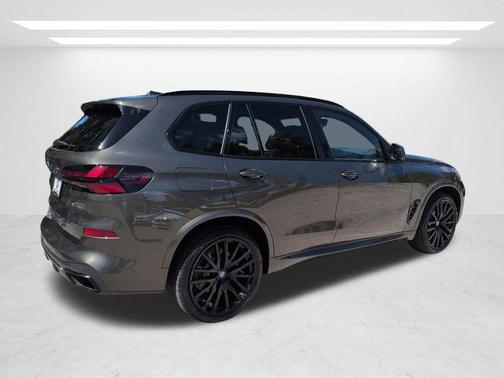 Manhattan Green Metallic 2026 BMW X5 xDrive40i