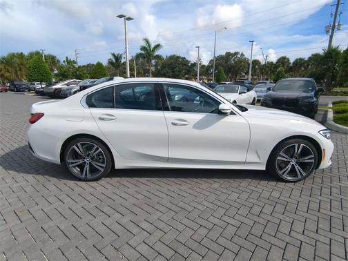 2019 BMW 330 i xDrive
