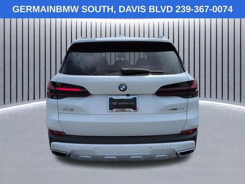 Mineral White Metallic 2024 BMW X5 xDrive40i