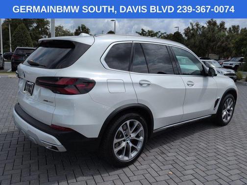 Mineral White Metallic 2024 BMW X5 xDrive40i