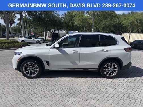 Mineral White Metallic 2024 BMW X5 xDrive40i
