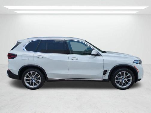 Alpine White 2026 BMW X5 sDrive40i