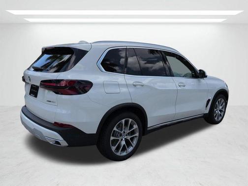 Alpine White 2026 BMW X5 xDrive40i