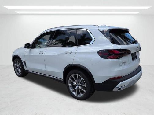 Alpine White 2026 BMW X5 xDrive40i