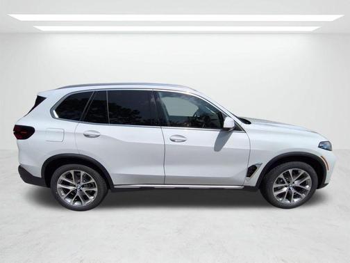 Alpine White 2026 BMW X5 sDrive40i