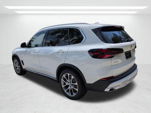 Alpine White 2026 BMW X5 sDrive40i
