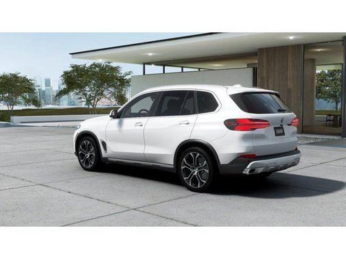 Mineral White Metallic 2026 BMW X5 xDrive40i