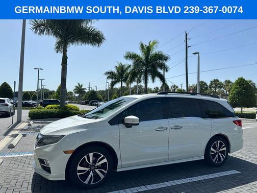 White Diamond Pearl 2019 Honda Odyssey Elite