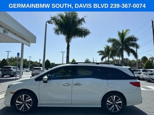 White Diamond Pearl 2019 Honda Odyssey Elite