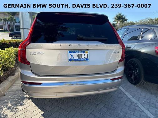 2024 Volvo XC90 B6 Plus Bright Theme 7-Seater