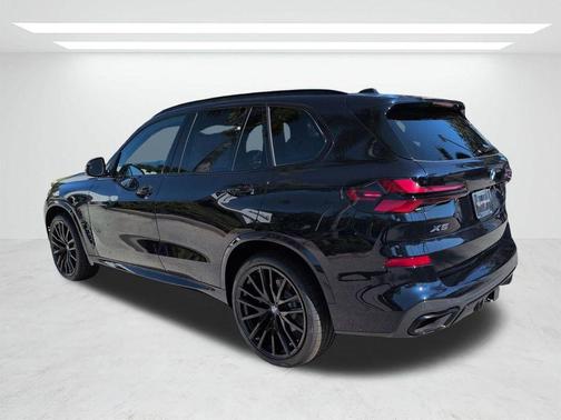 Carbon Black Metallic 2026 BMW X5 xDrive40i