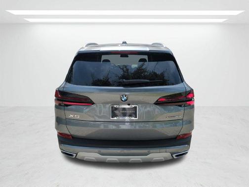 Gray Metallic 2026 BMW X5 xDrive40i