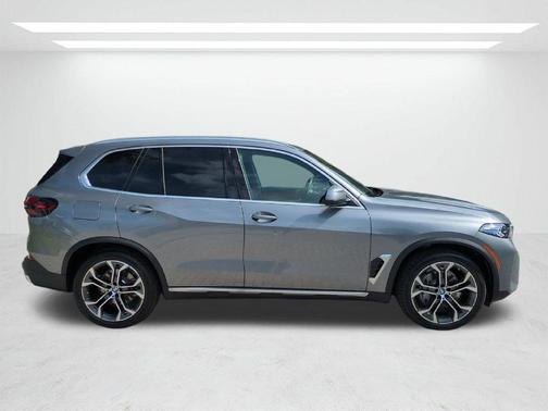 Gray Metallic 2026 BMW X5 xDrive40i
