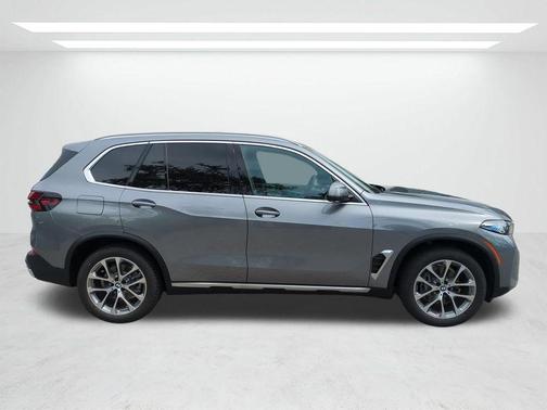 Gray Metallic 2026 BMW X5 sDrive40i