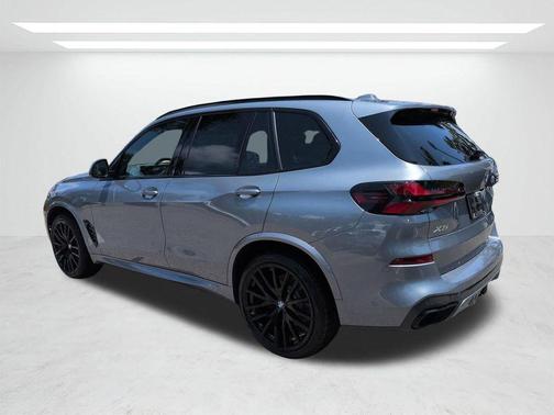 Gray Metallic 2026 BMW X5 xDrive40i